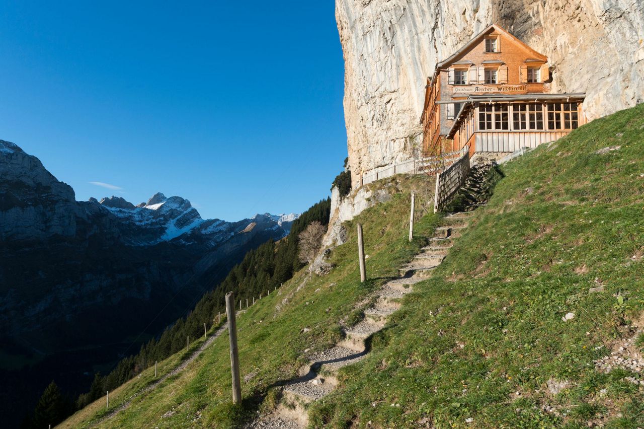 Cliff house: Unique Swiss restaurant looks for new tenants