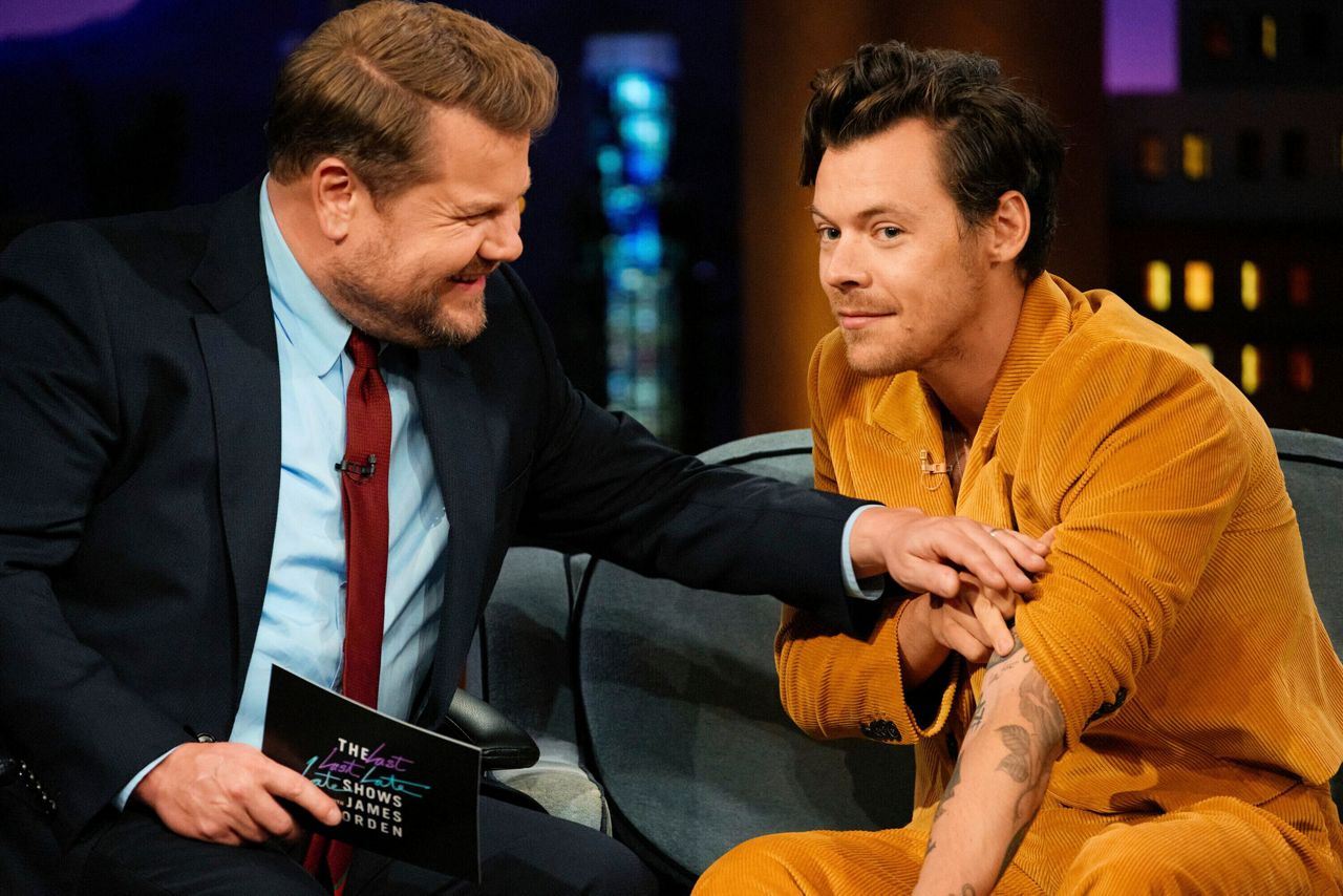 Corden addresses divisive America in final 'Late Late Show'