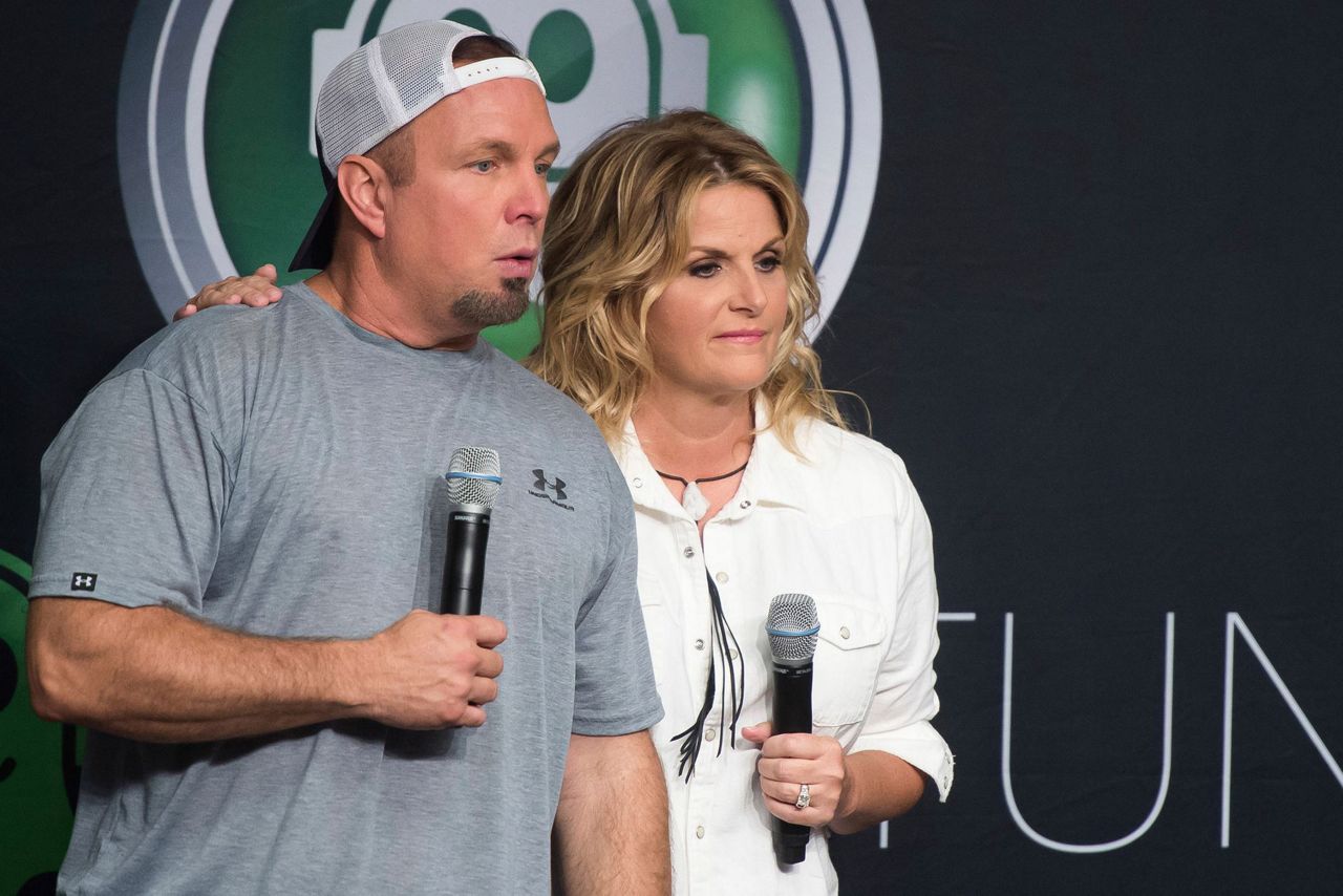 Garth Brooks, Trisha Yearwood bring Facebook show to CBS