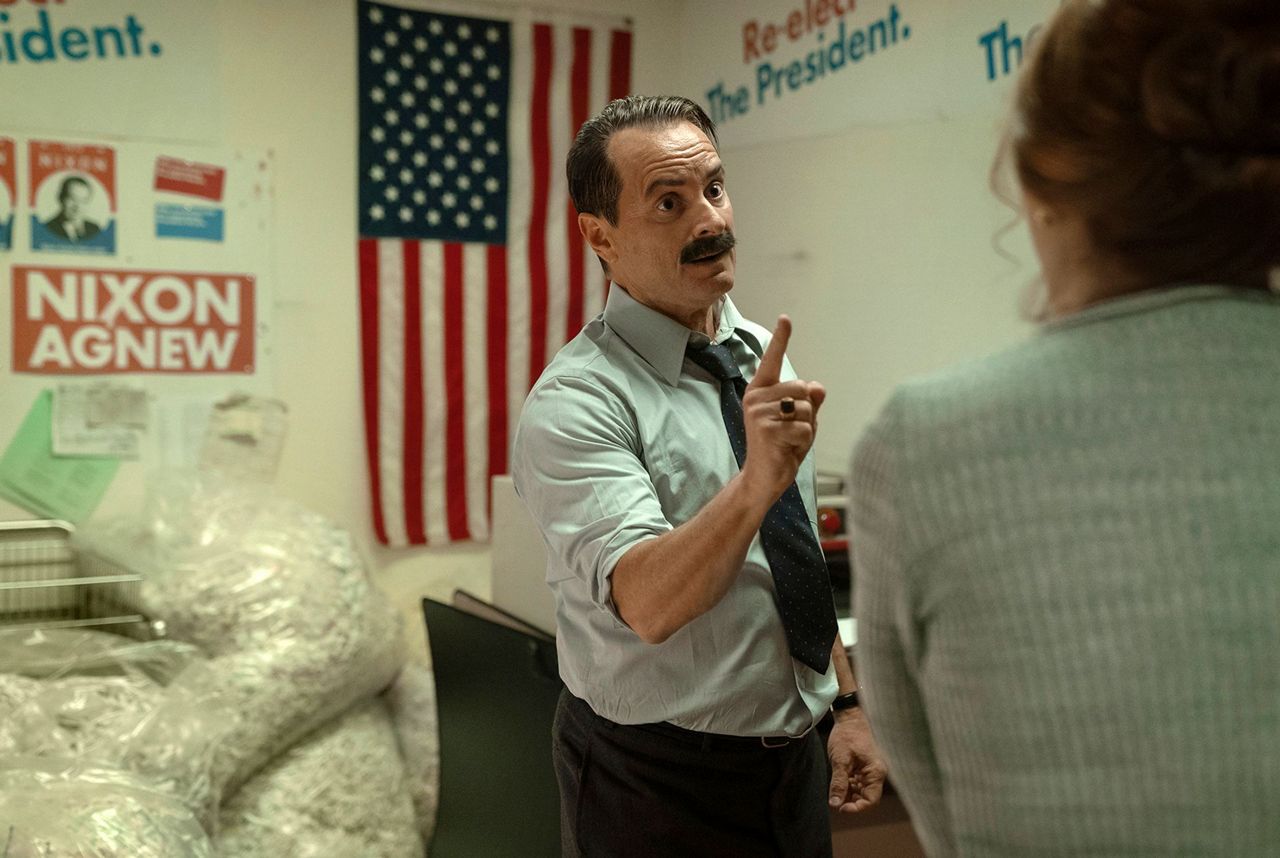 Julia Roberts returns to TV in Watergateera series 'Gaslit'