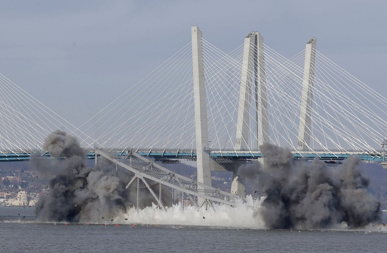 Chunk of Tappan Zee Bridge is demolished with explosives