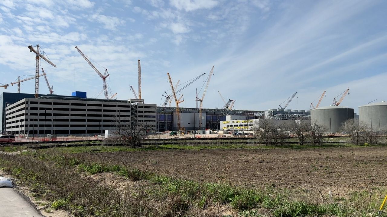 Samsung semiconductor manufacturing facilities in Taylor, Texas, are currently under construction and are set to open sometime in 2024. (Dylan Scott/Spectrum News 1)