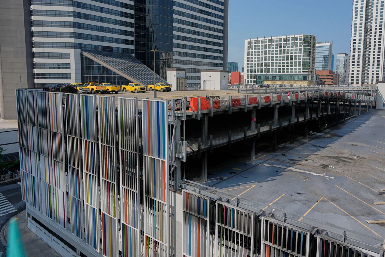 Fire breaks out in parking structure of Nashville library and ...