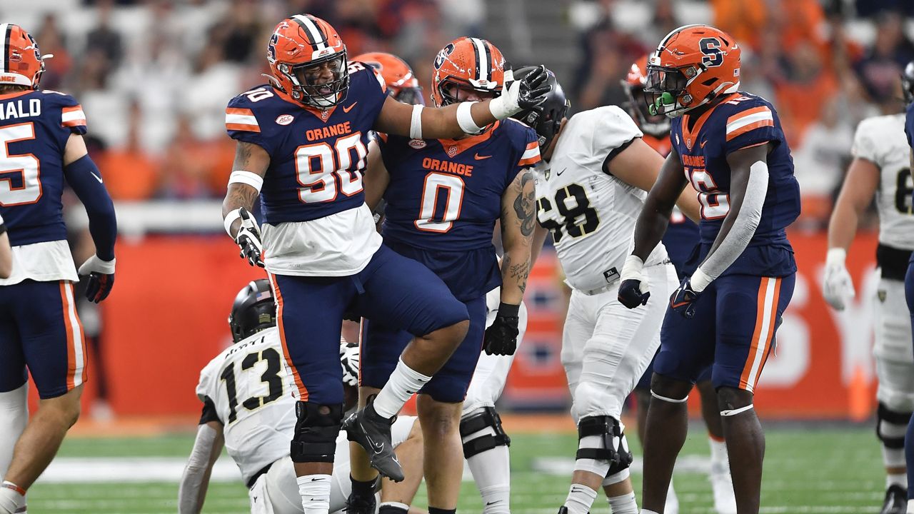 Syracuse stays unbeaten in 29-16 win over Army