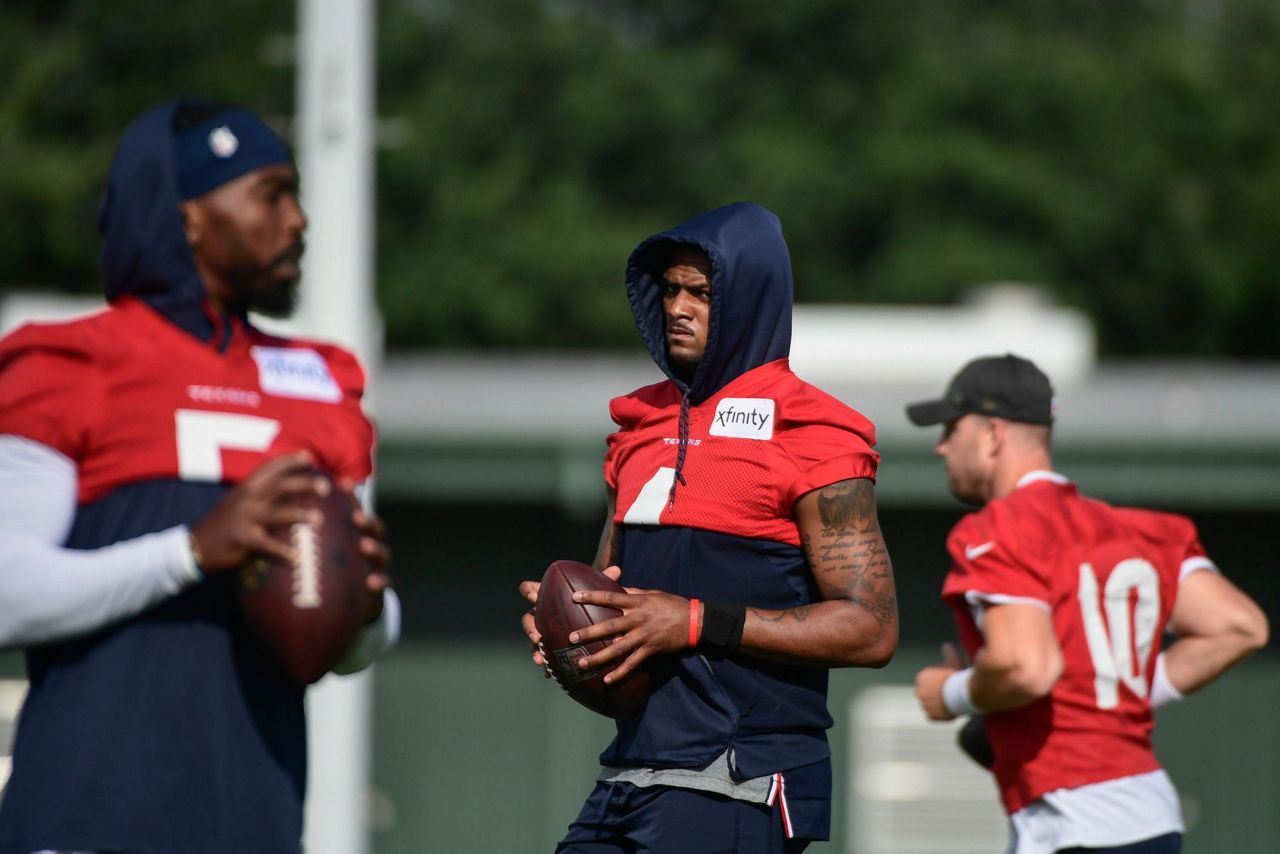 Report: Deshaun Watson unhappy with Texans over hiring practices