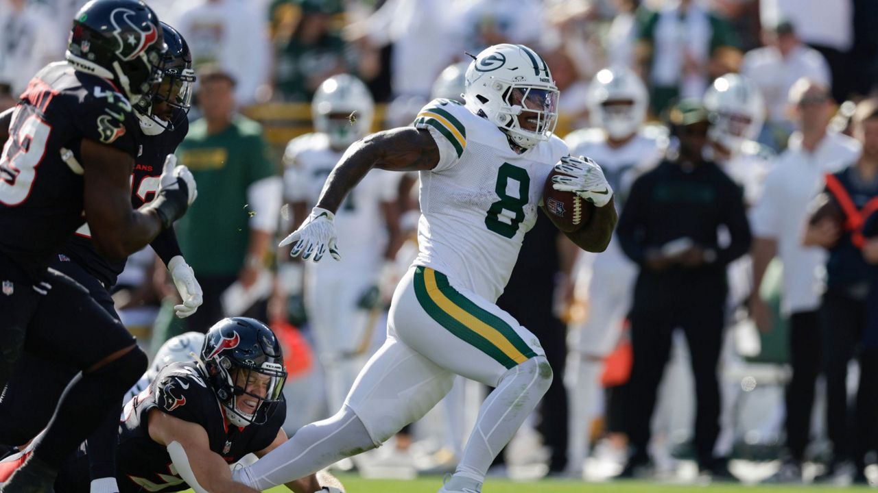 Packers get a 2422 victory over Texans