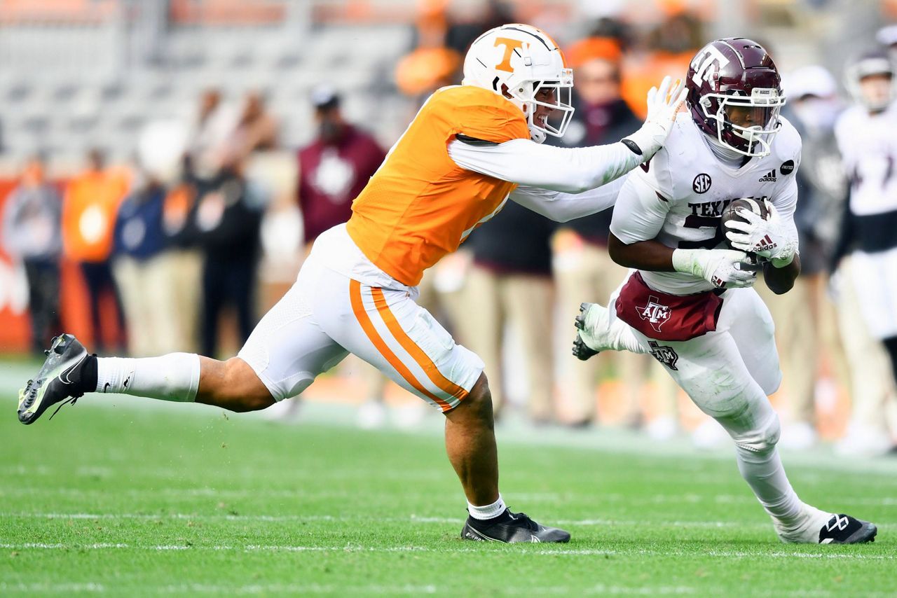 No. 5 Texas A&M makes last CFP case in 34-13 win vs. Vols