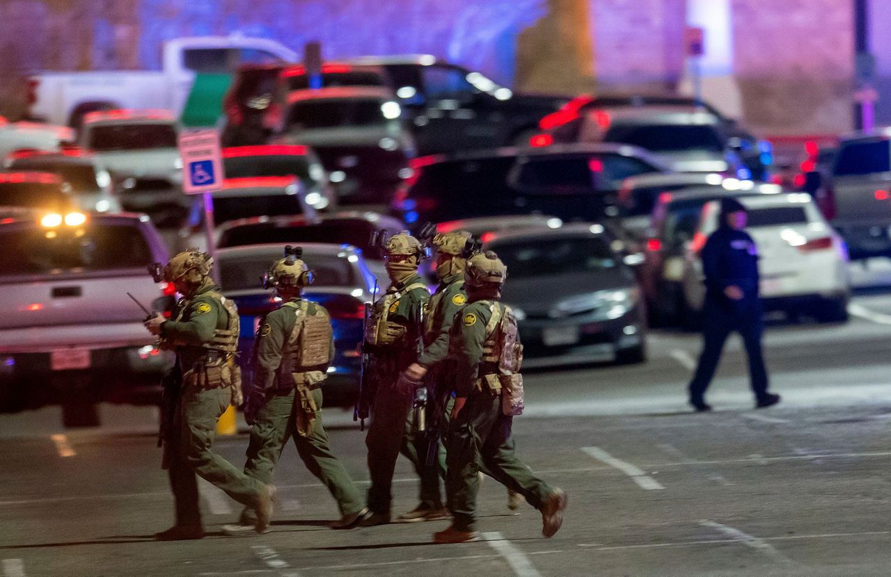 1 killed, 3 hurt in shooting at El Paso, Texas shopping mall