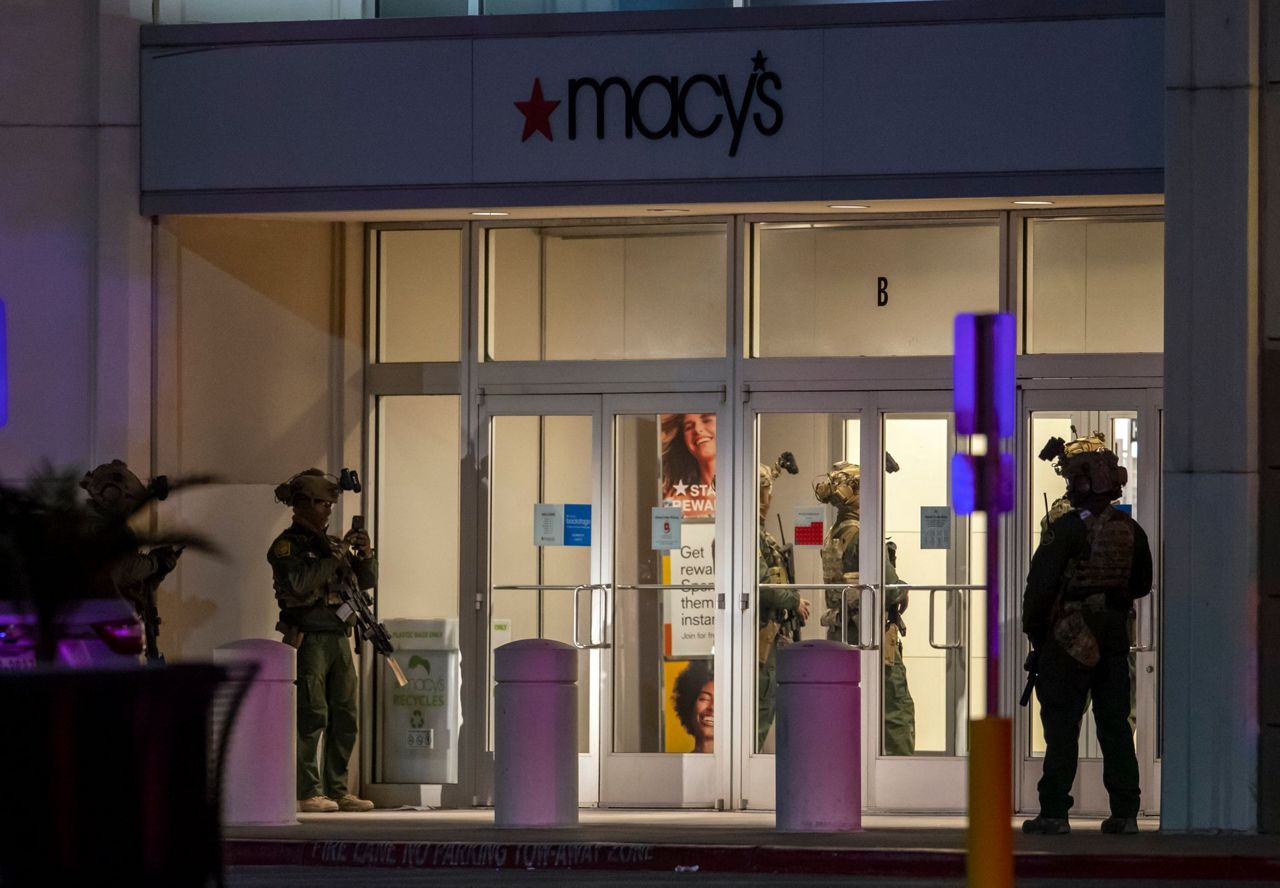 1 killed, 3 hurt in shooting at El Paso, Texas shopping mall