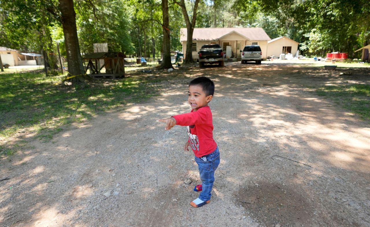 Growing search for Texas gunman who killed 5 enters 3rd day