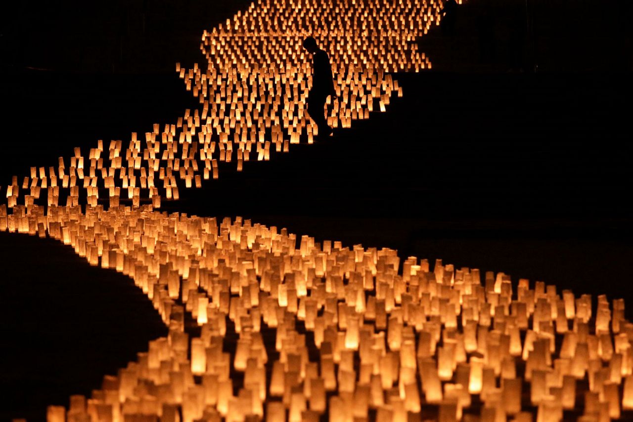 Много свечей