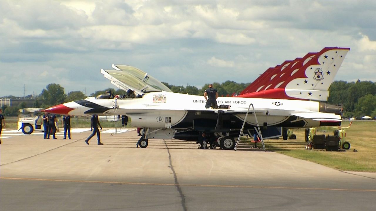 USAF Thunderbirds return to Rochester International Airshow