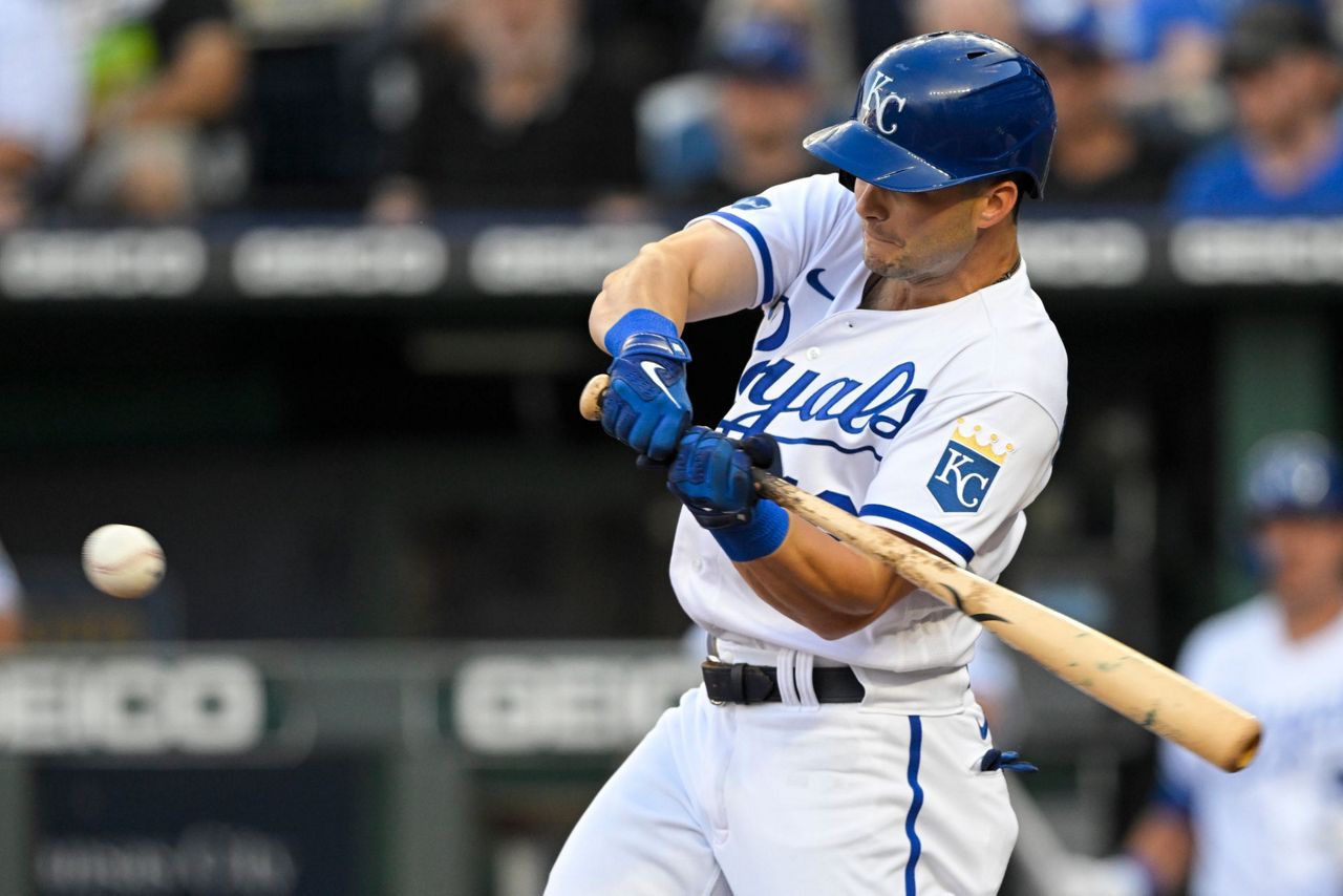 Yankees get Benintendi from Royals for 3 minor leaguers