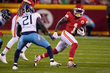 Mahomes helps Chiefs rally past Titans 20-17 in overtime