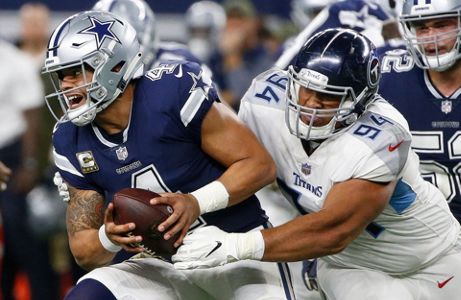 Arlington, Texas, USA. 5th Nov, 2018. Dallas Cowboys linebacker Leighton  Vander Esch (55) during the NFL football game between the Tennessee Titans  and the Dallas Cowboys at AT&T Stadium in Arlington, Texas.