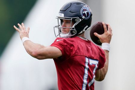 Tennessee Titans offer Will Levis contract after DeAndre Hopkins