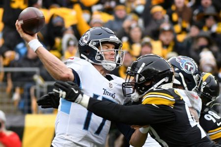 Photo: Pittsburgh Steelers Zach Gentry Against Titans