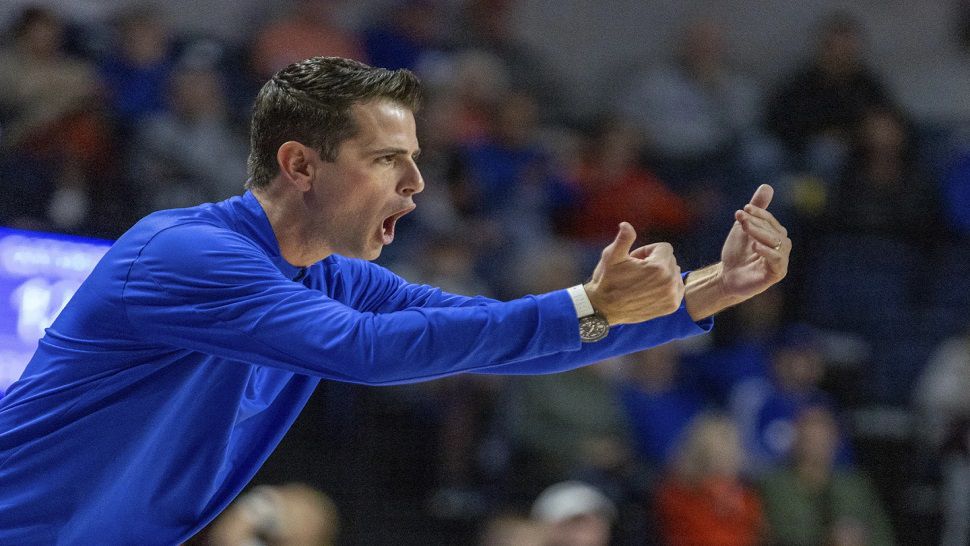 Florida head coach Todd Golden instructs his players during the first half of an NCAA college basketball game Friday, Nov. 22, 2024, in Gainesville, Fla. (AP Photo/Alan Youngblood)