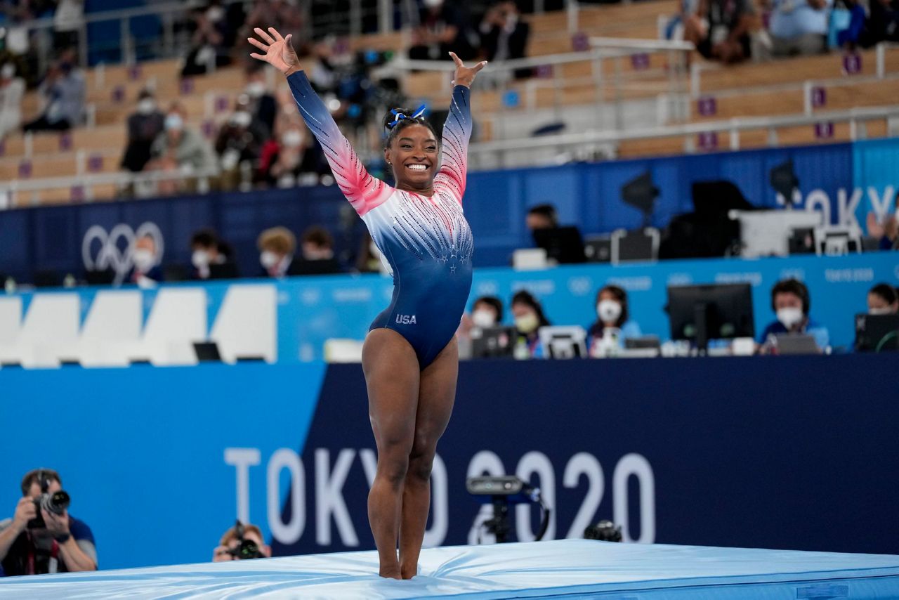 Simone Biles sticks landing in balance beam at Olympics