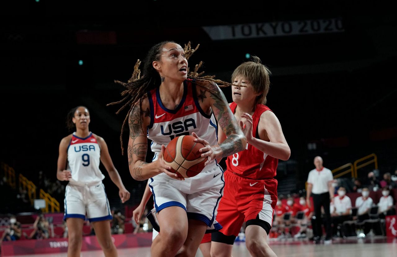US rolls to women's hoops gold medal in Bird's last Olympics