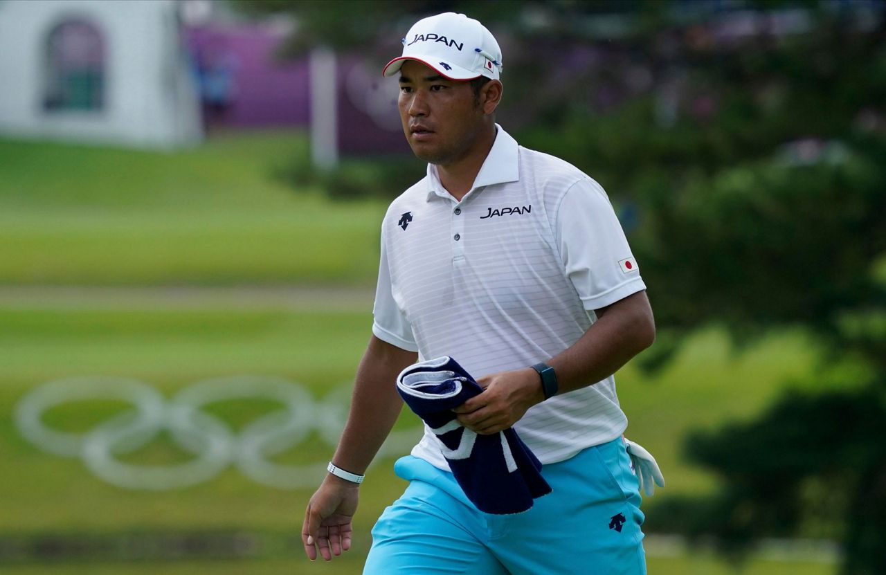 Schauffele has big finish and 1-shot lead in Olympic golf