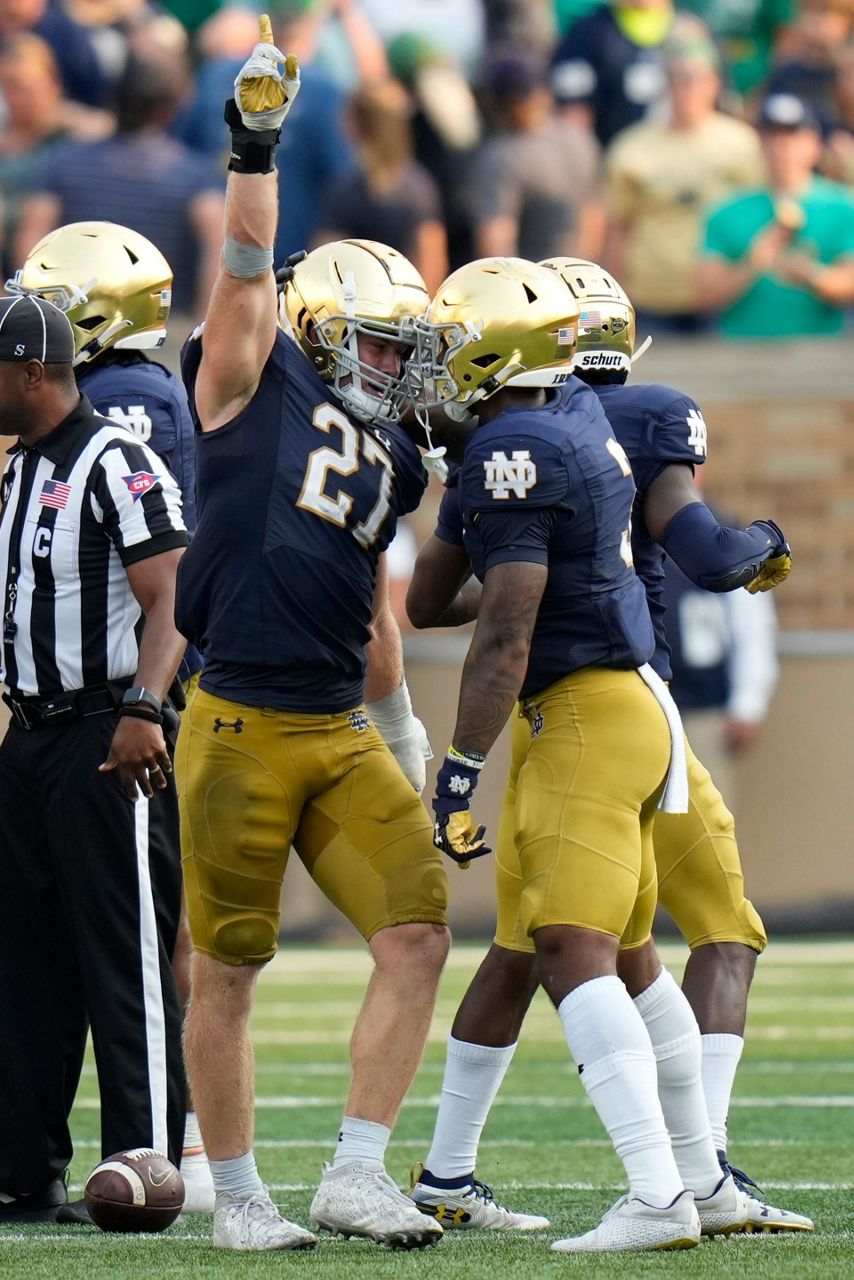 No. 8 Notre Dame survives Toledo 3229 after wild 4Q