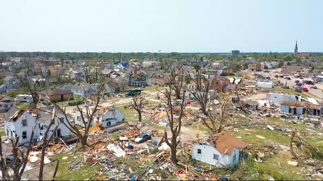 Municipal leaders take questions from residents on massive cleanup effort in Fox Cities