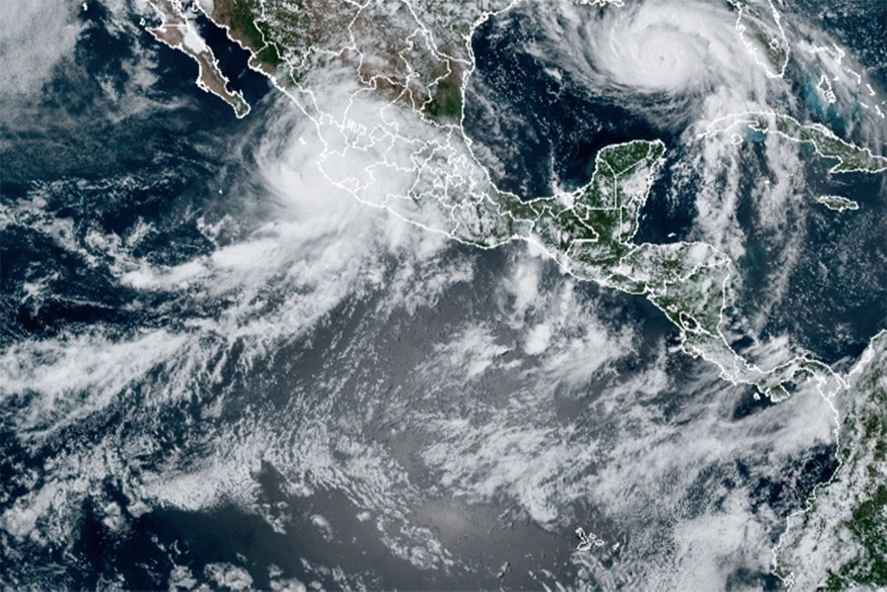 Hurricane brushes Puerto Vallarta, heads up Mexico coast