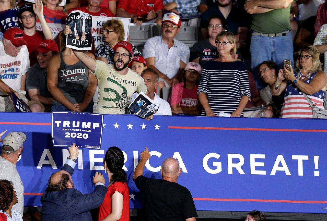Trump to rally supporters in N.Carolina amid fight with Dems