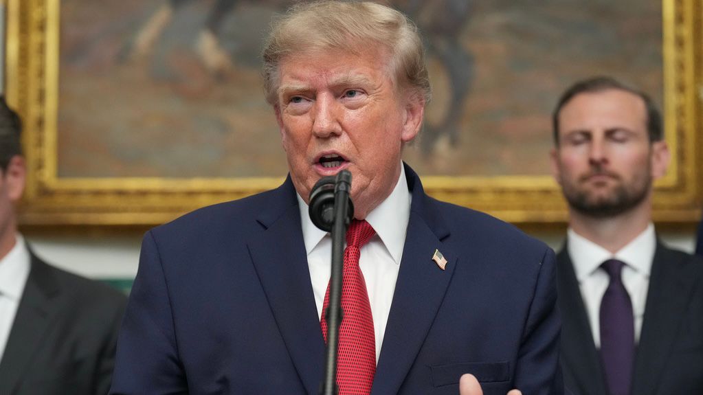 Trump urges Congress to pass the Clarity Act to establish rules for cryp­tocur­rency