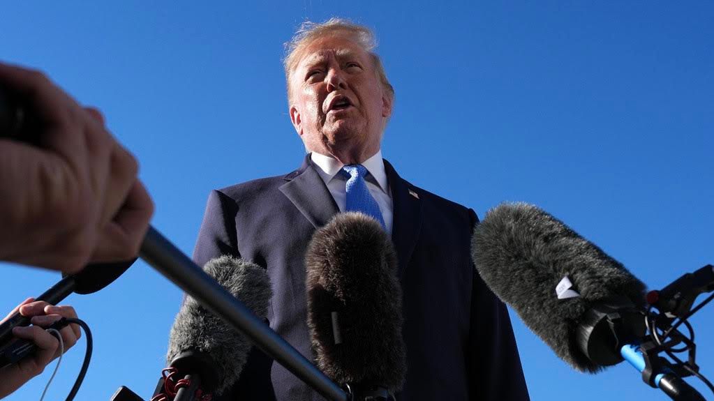 Trump continues to campaign in deep red states, 8 days before midterms
