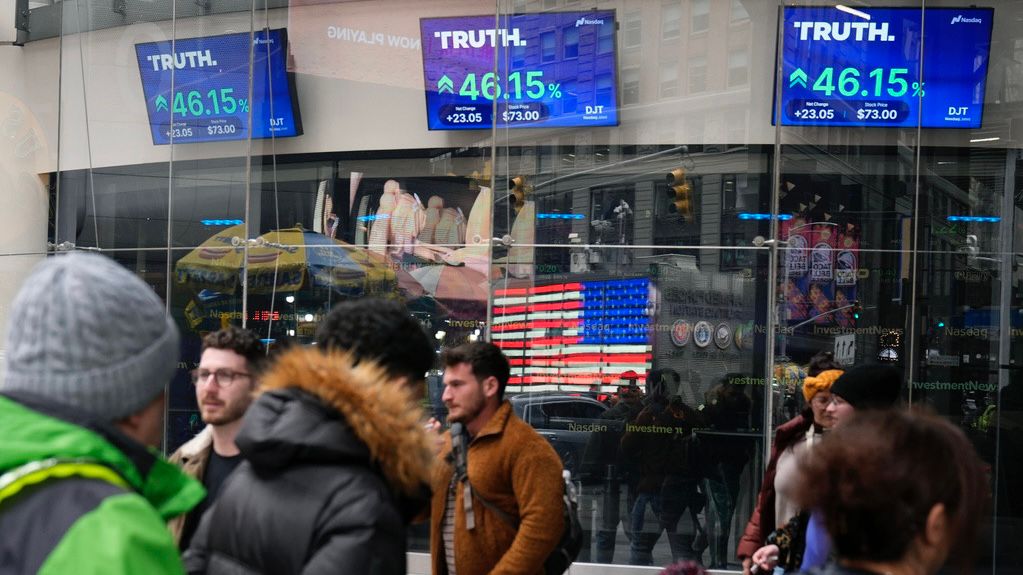 Truth Social stock plummets