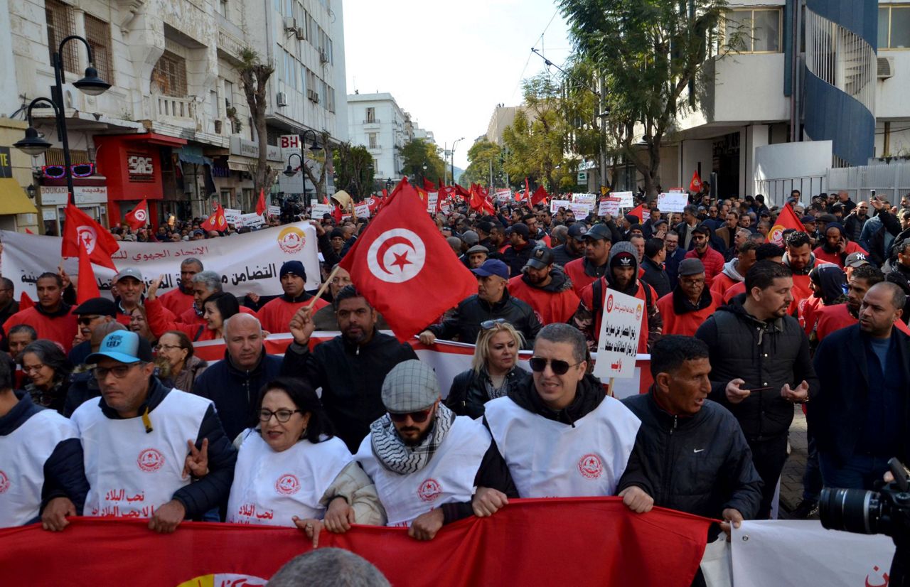 Tunisia offers new measures for migrants after racist abuse