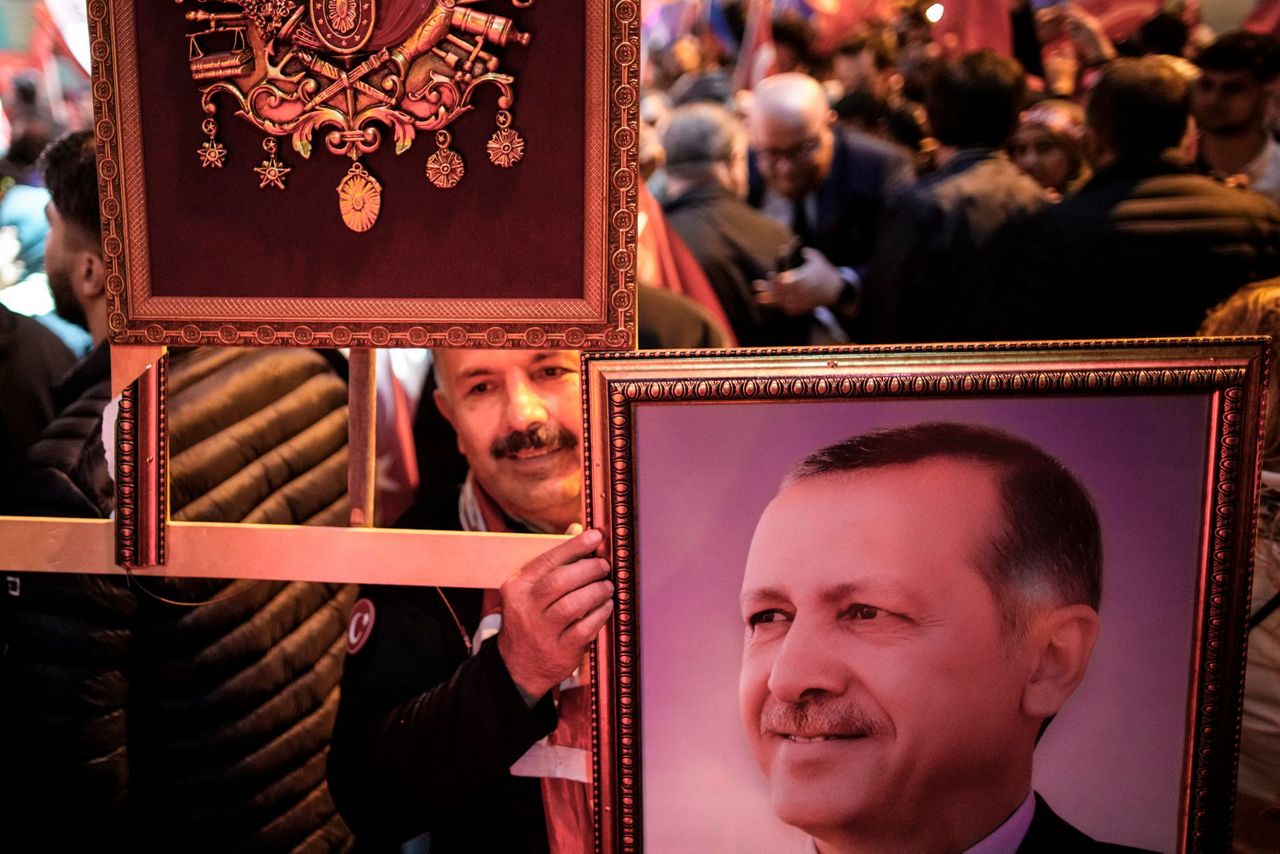 Turkey's Erdogan turns away reformminded challenger to win another term