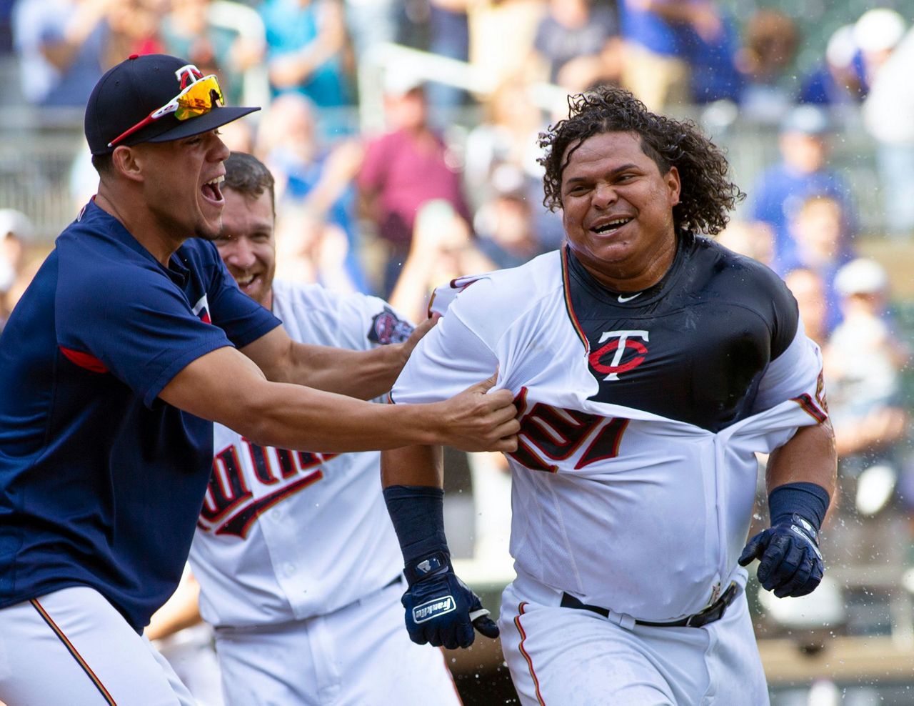 Twins backup Astudillo's cult hero status keeps growing