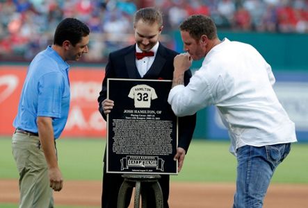 Ex-MLB slugger Josh Hamilton reveals conversation with God led him