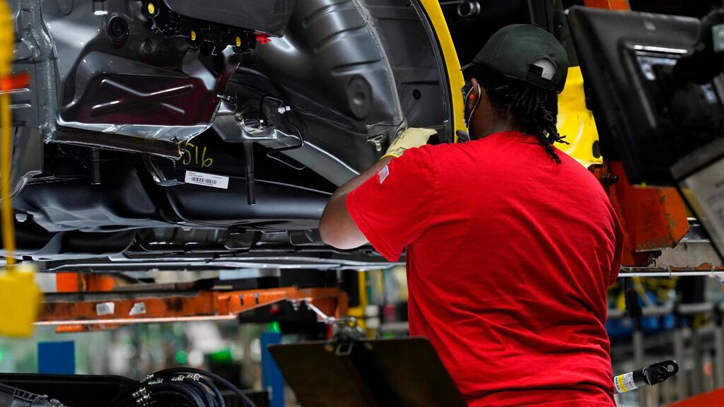 Auto workers union lays out demands for new trade deal between U.S., Mexico and Canada