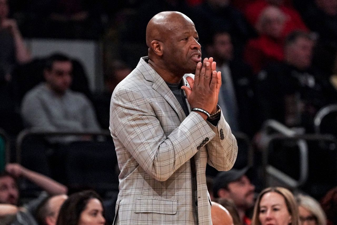 St. John's fires men's basketball coach Mike Anderson