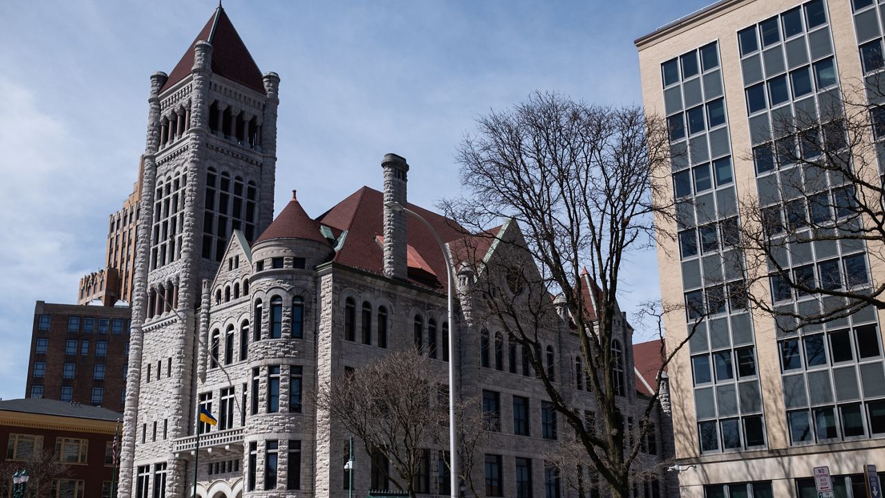 syracuse-city-hall