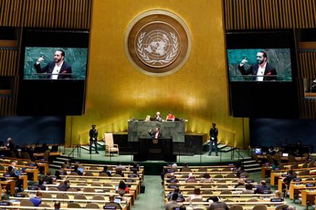 With Selfie El Salvador S Leader Urges Un To Embrace Tech