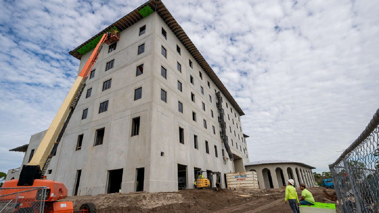 Residence hall rising at USF Sarasota-Manatee campus - ReportWire