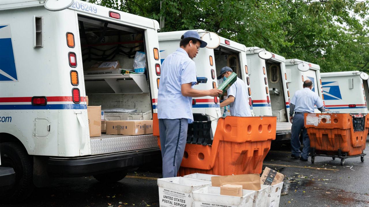 In Spectrum News test, 4 in 10 local letters missed USPS' 2-day target