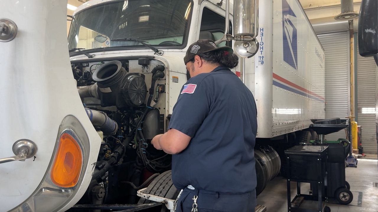 USPS hosting hiring event every Friday