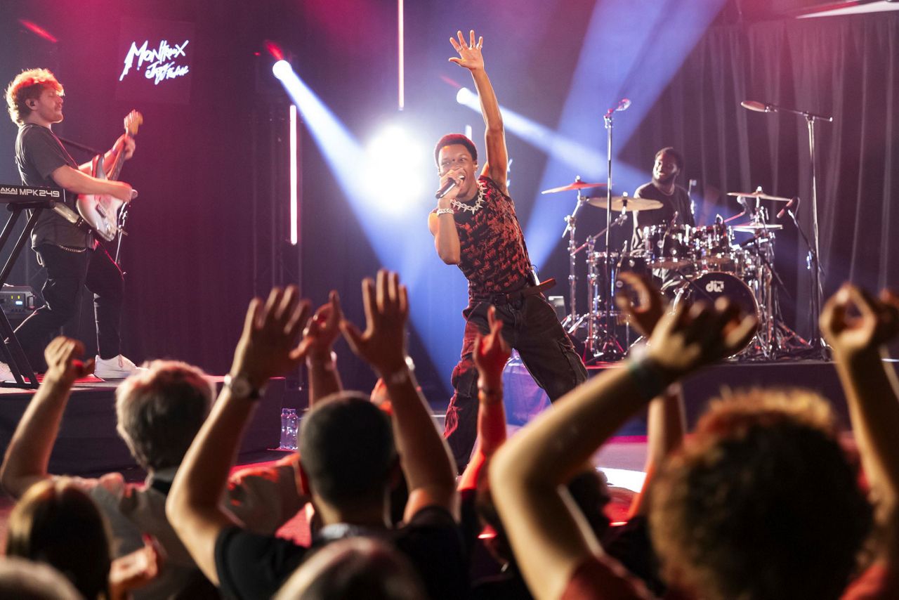 Singer D4vd is 'target' in investigation of killing of girl whose body was  found in car in Hollywood