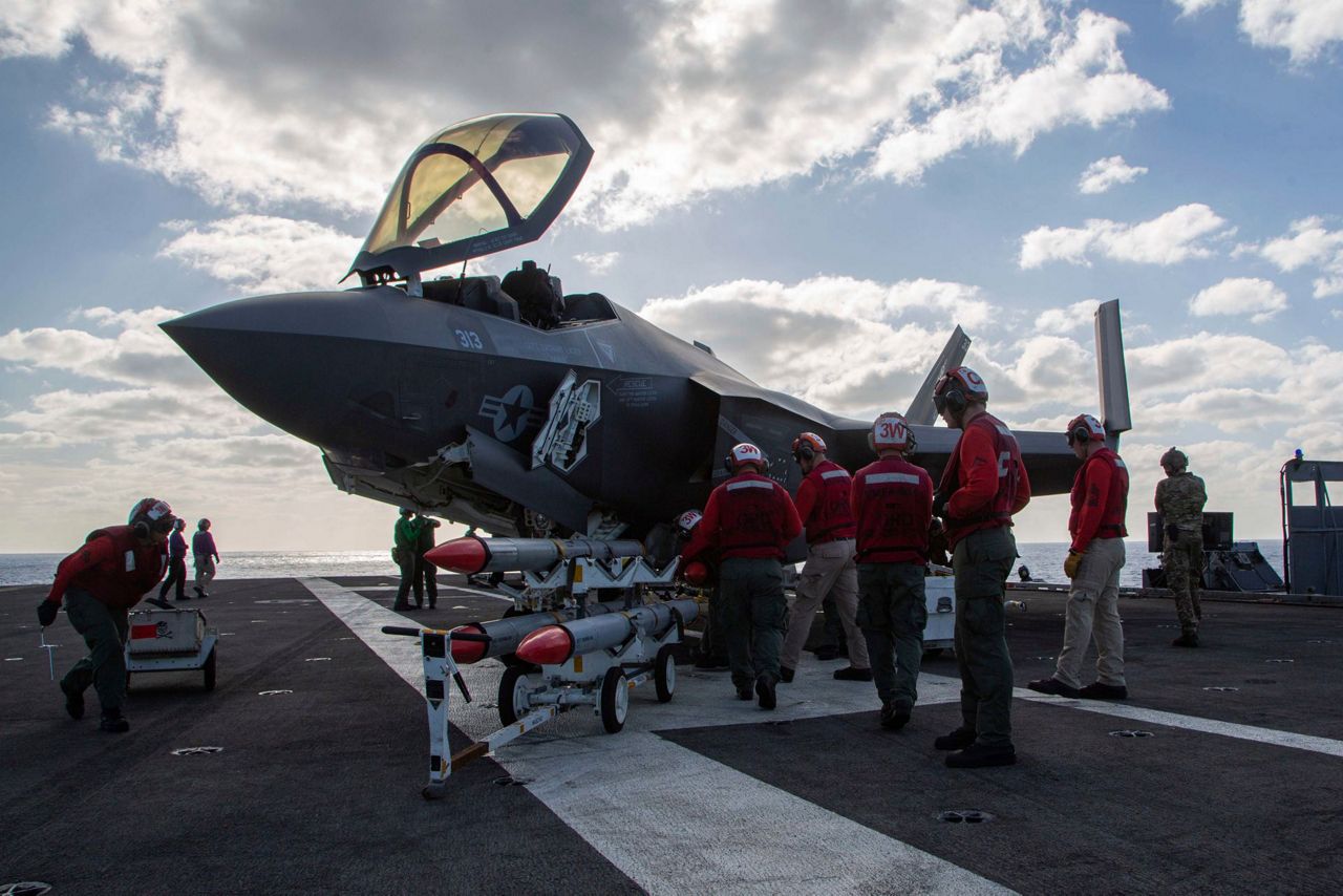 USN second F-35C squadron declared safe for flight