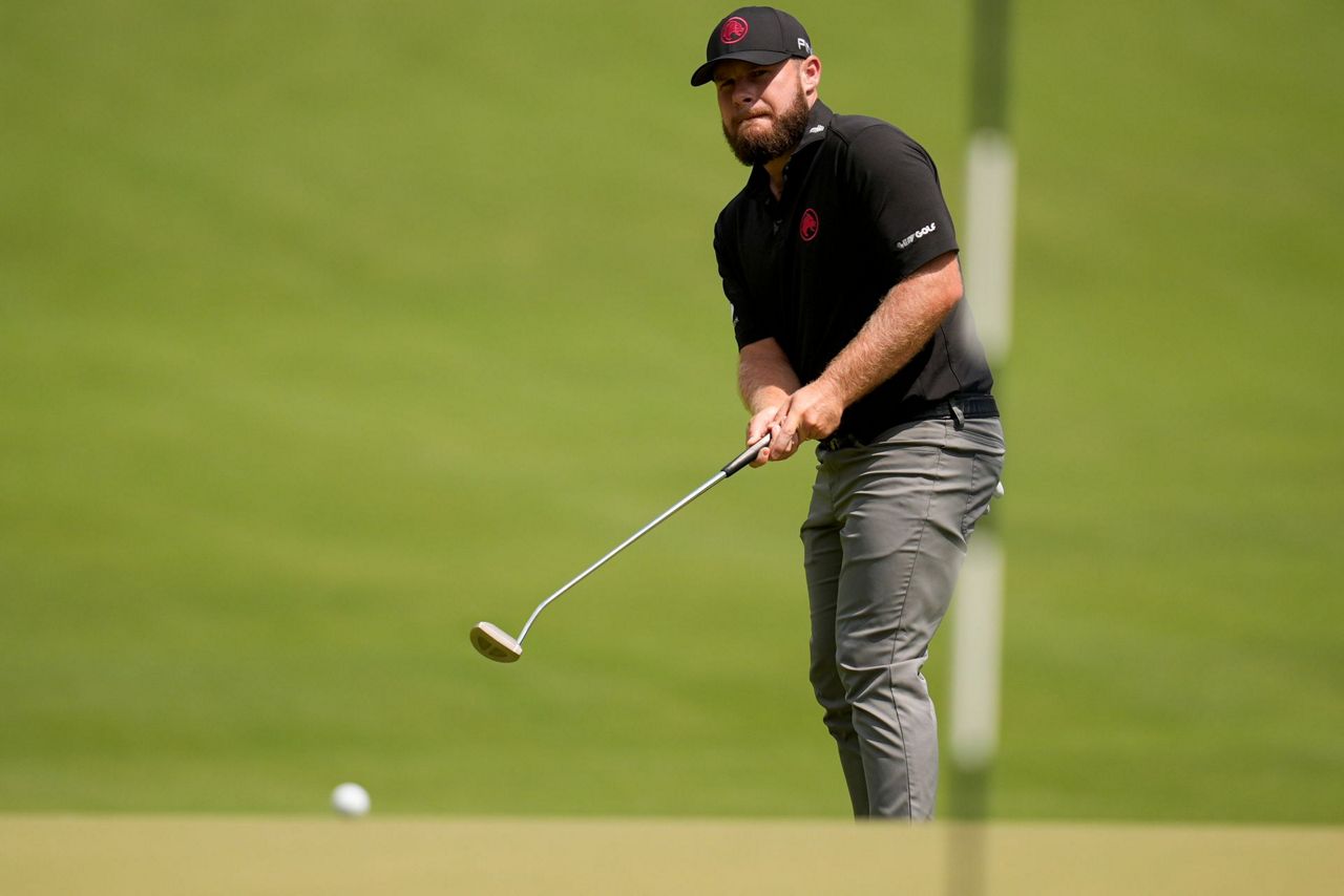Tyrrell Hatton keeps winning over US Open fans not only with brilliant