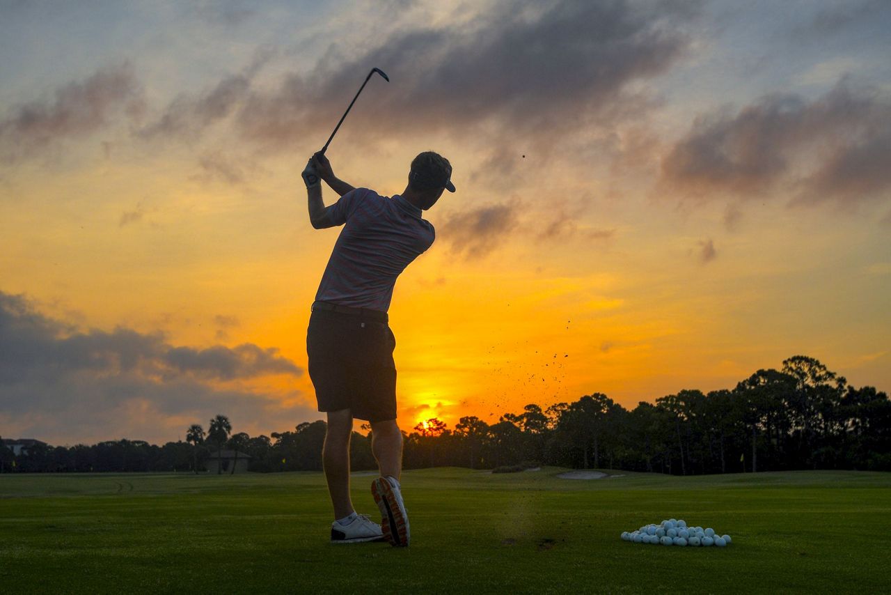 Adam Scott narrowly makes it through US Open qualifying