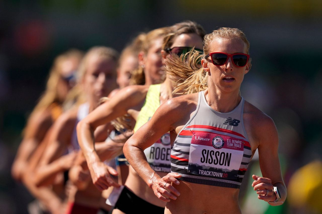 Cool running: Sisson shines in heat to win 10,000 at trials