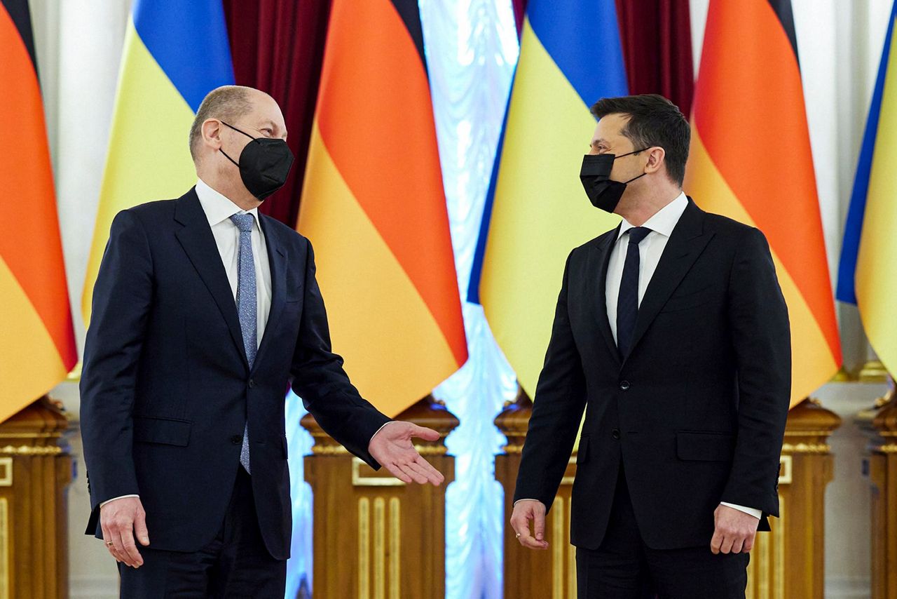 German leader in Ukraine as fears of Russian invasion grow