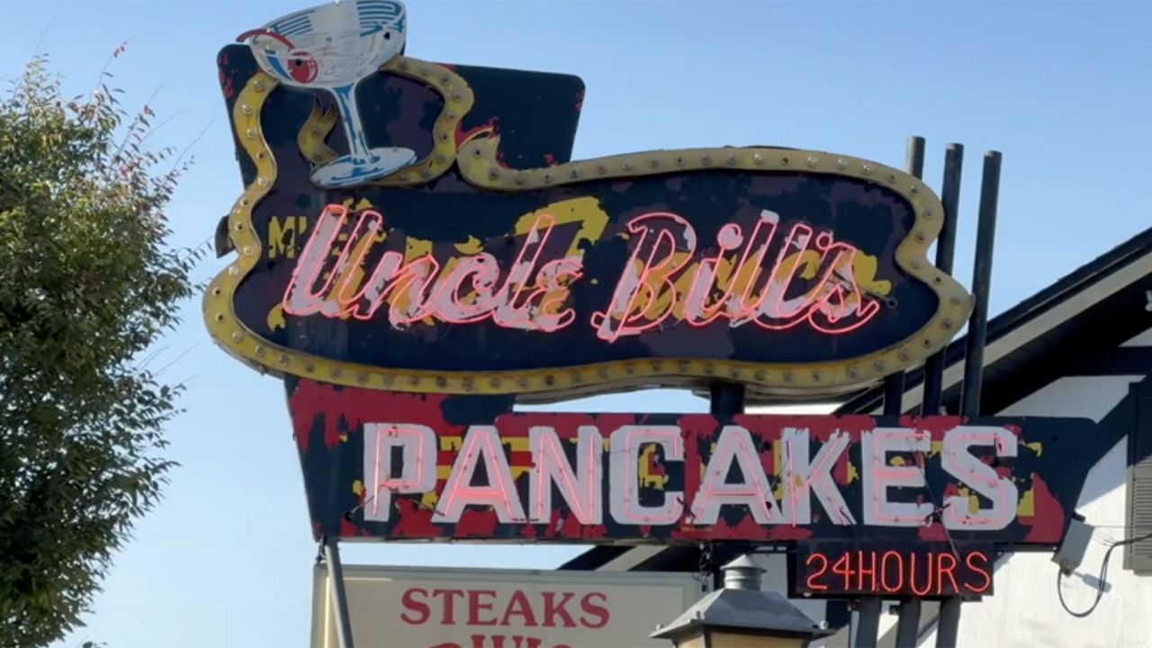 Uncle Bill's Pancake & Dinner House on Kingshighway permanently closed Tuesday, Oct. 8. (Spectrum News/John Gerding)